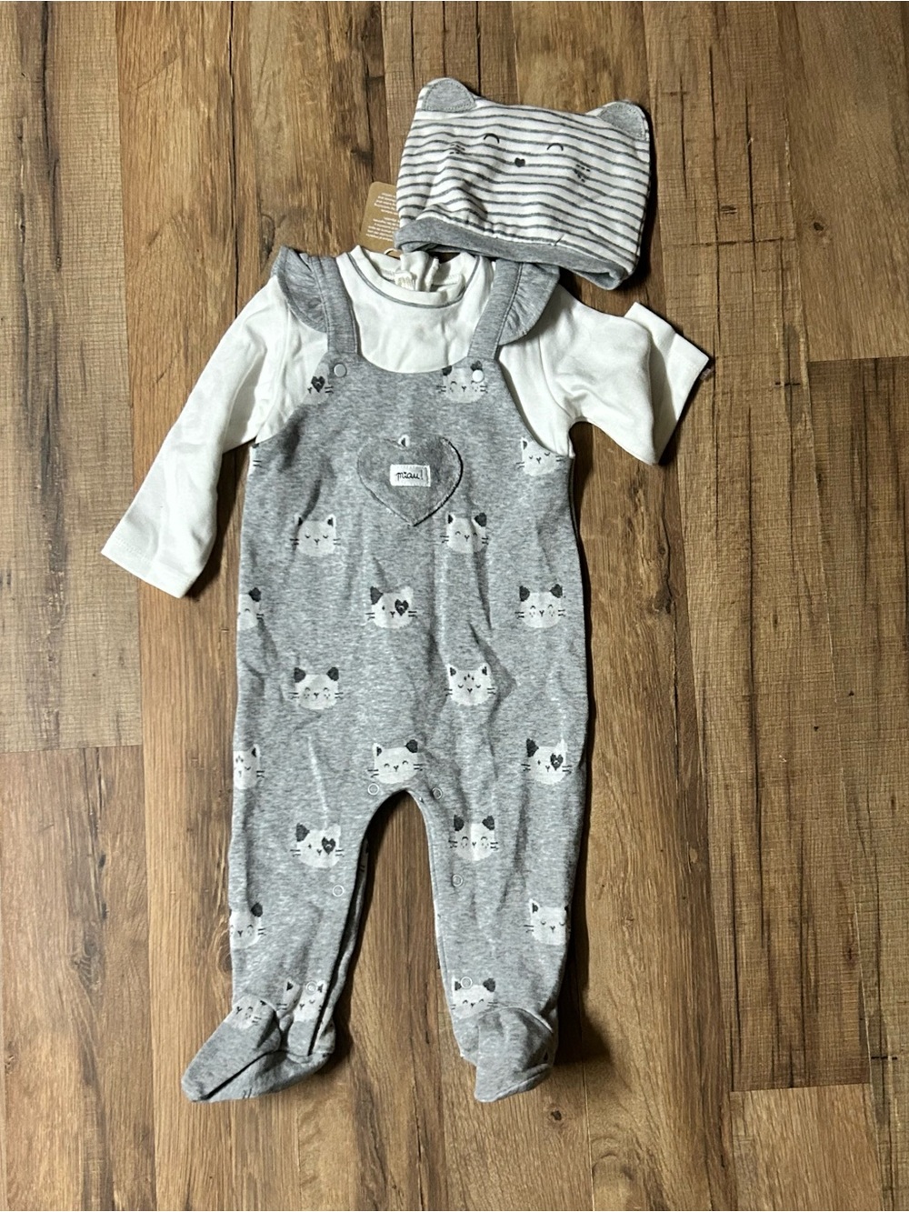 Mayoral baby girl Newborn grey footie sleeper  And Hat Set Outfit